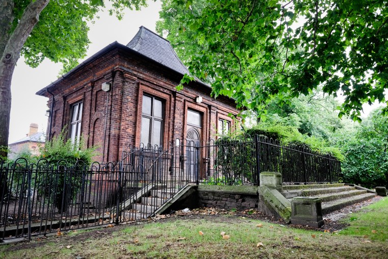 Charlton Summer House